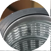 蜂窝状结构，纳污量大